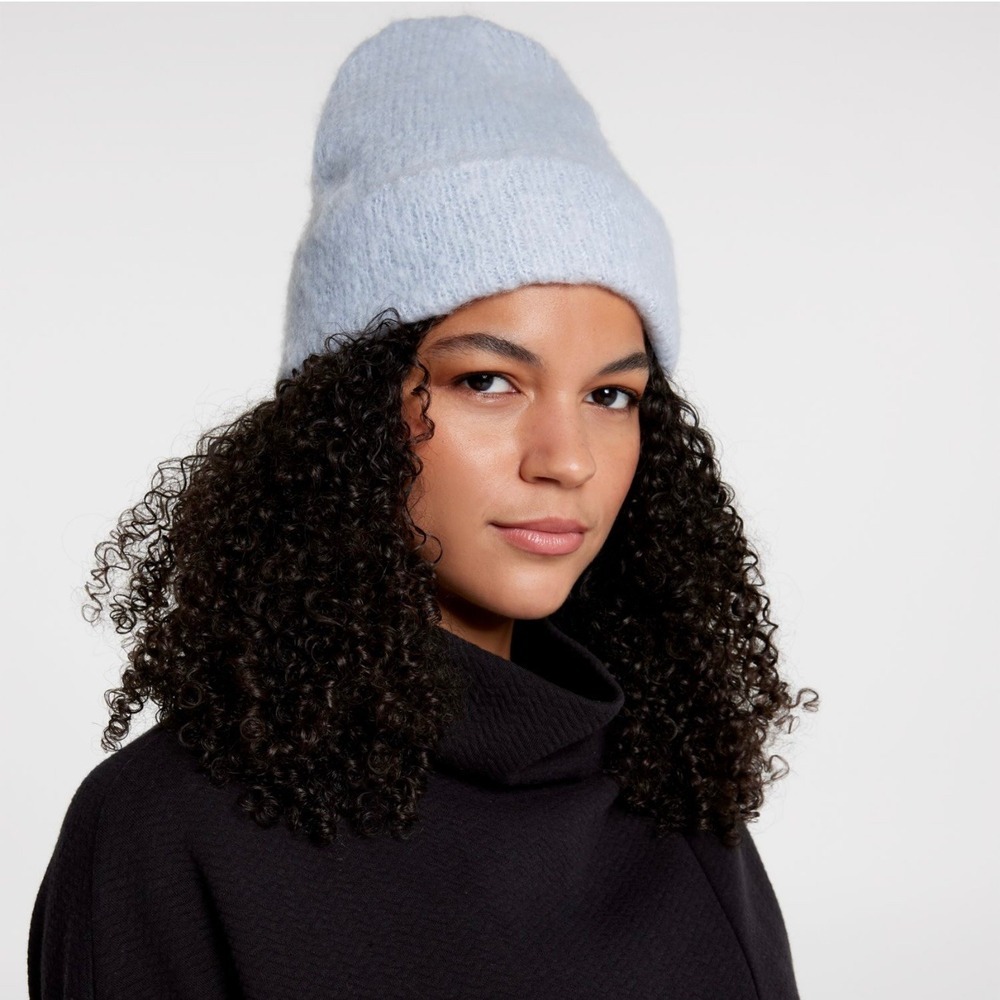 New‎ Calia Knit Beanie Hat Soft Fuzzy Warm Winter Hat Light Blue $28